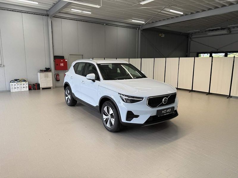 Volvo XC40 (2026) B3 2.0L 163 HP AT7 FWD CORE - fotka 2 z 7