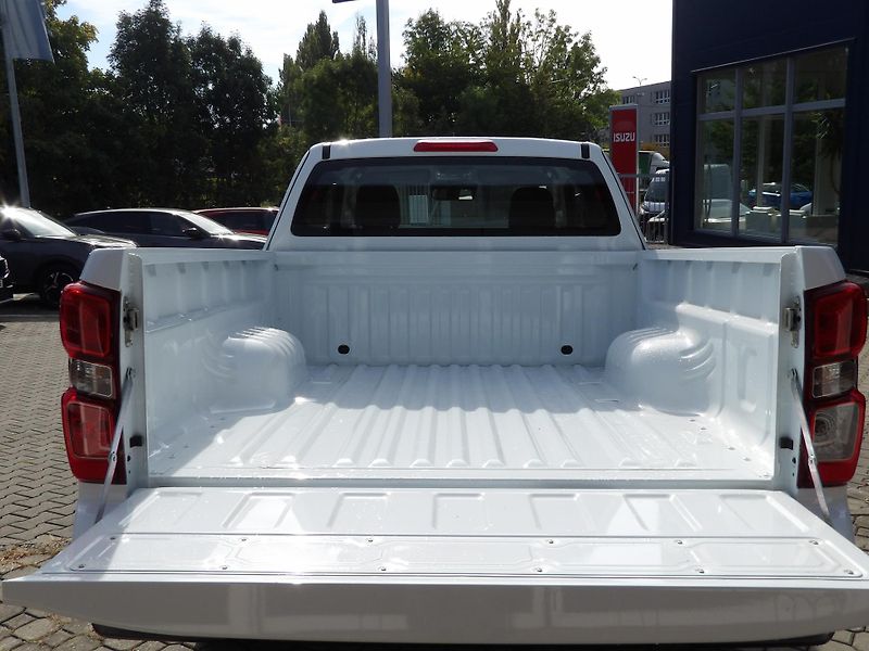 Isuzu D-Max (2026) SpaceCab LS 2.2L 163K 8st. A/T - fotka 9 z 36