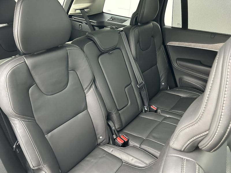 Volvo XC90 2.0 B5 4x4 ULTIMATE - fotka 15 z 35