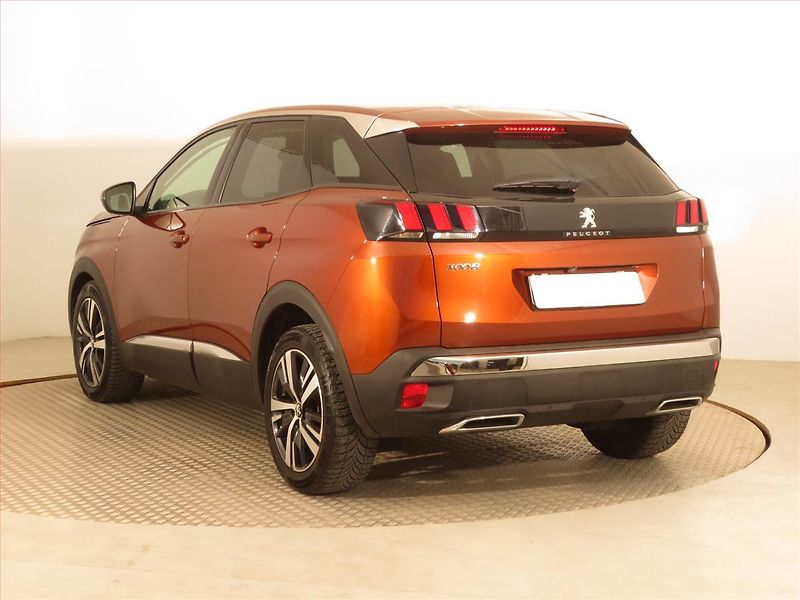 Peugeot 3008 (2018) Allure Pack 1.2 PureTech - fotka 4 z 16