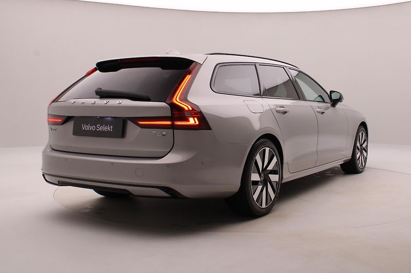 Volvo V90 T6 AWD RECHARGE DARK PLUS - fotka 13 z 58