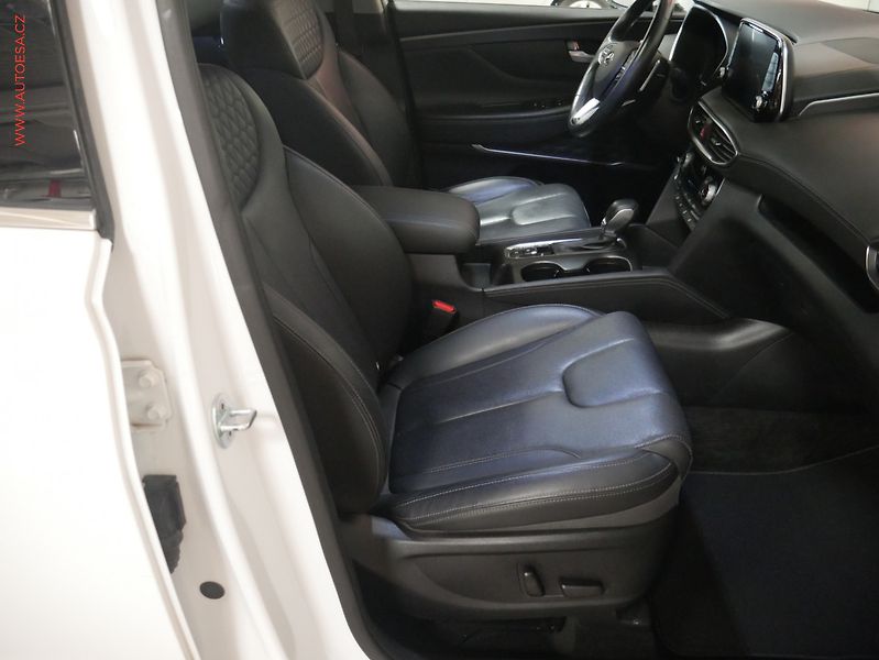 Hyundai Santa Fe (2020) 2.2 CRDi 4x4, 1.maj,ČR - fotka 12 z 30