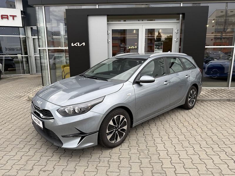 Kia Ceed (2024) 1,5 T-GDi SPIN - fotka 2 z 6