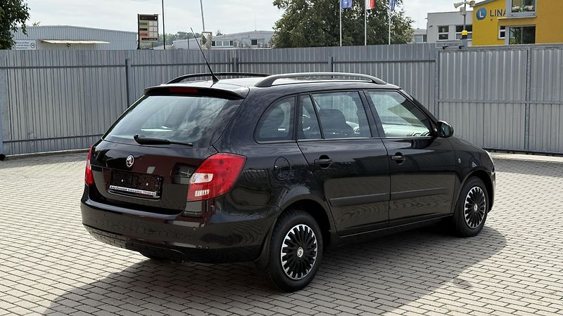 Škoda Fabia (2010) 1.4 16V*63kW*STYLE-EDITION*TOP - fotka 4 z 24