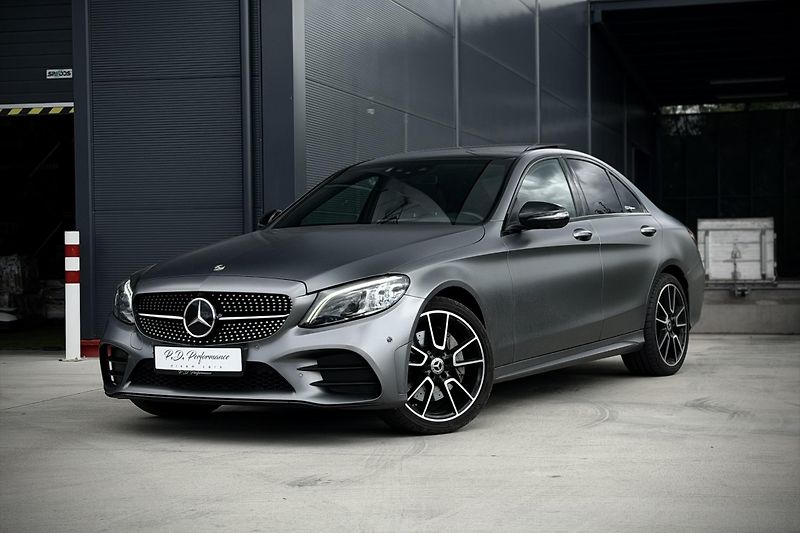 Mercedes-Benz Třídy C (2019) C 300d 4Matic AMG Line - fotka 3 z 32