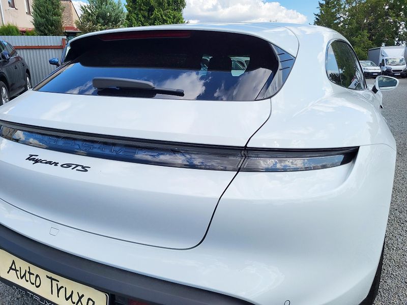 Porsche Taycan GTS 440kW 4S Electric - NOVÉ - fotka 43 z 48