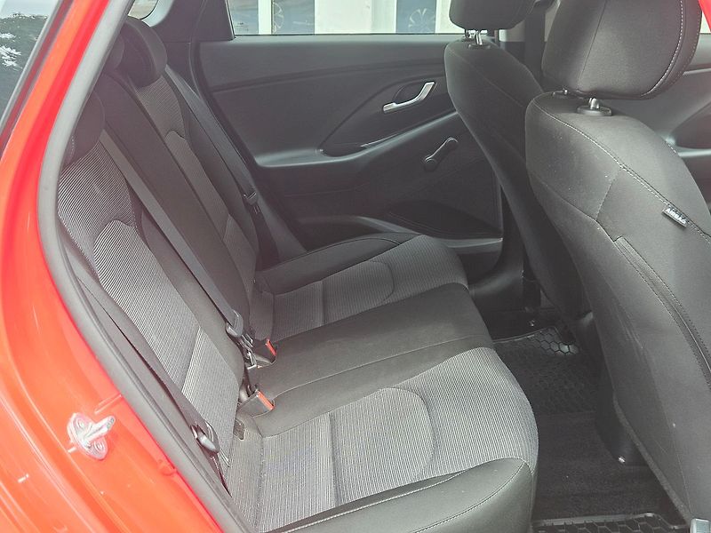 Hyundai i30 1.5i Start Plus, 1.maj. - fotka 26 z 29