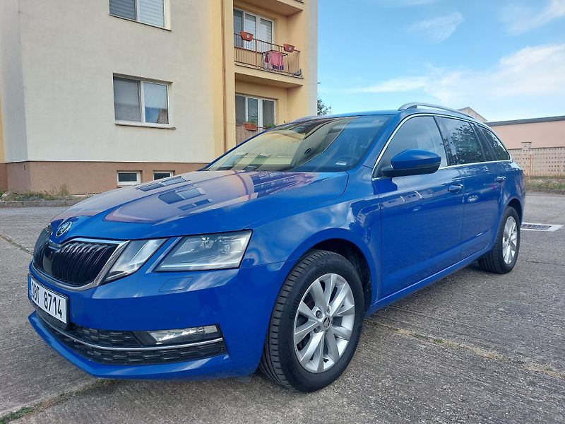 Škoda Octavia 1,6 TDi 85kw STYLE - VÝBAVA - fotka 3 z 19