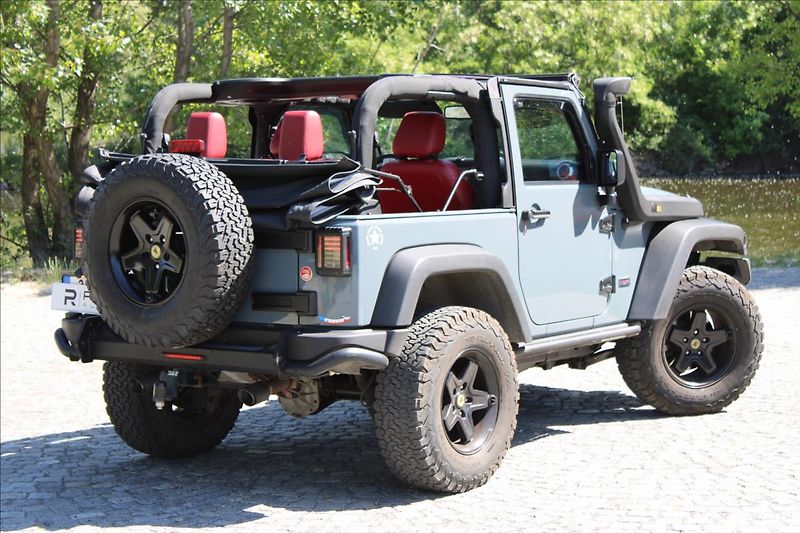 Jeep Wrangler 2.8 CRD/10th-Anniversary/CZ - fotka 2 z 49