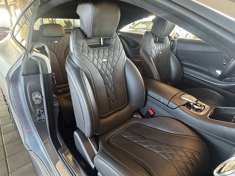Mercedes-Benz Třídy S 560 4MATIC kupé - fotka 19 z 19