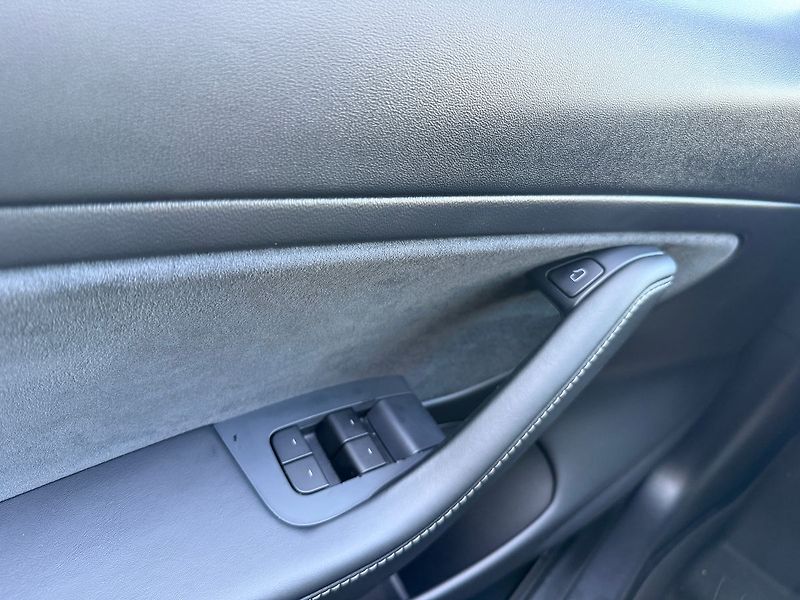 Tesla Model 3 Long Range AWD - fotka 32 z 38