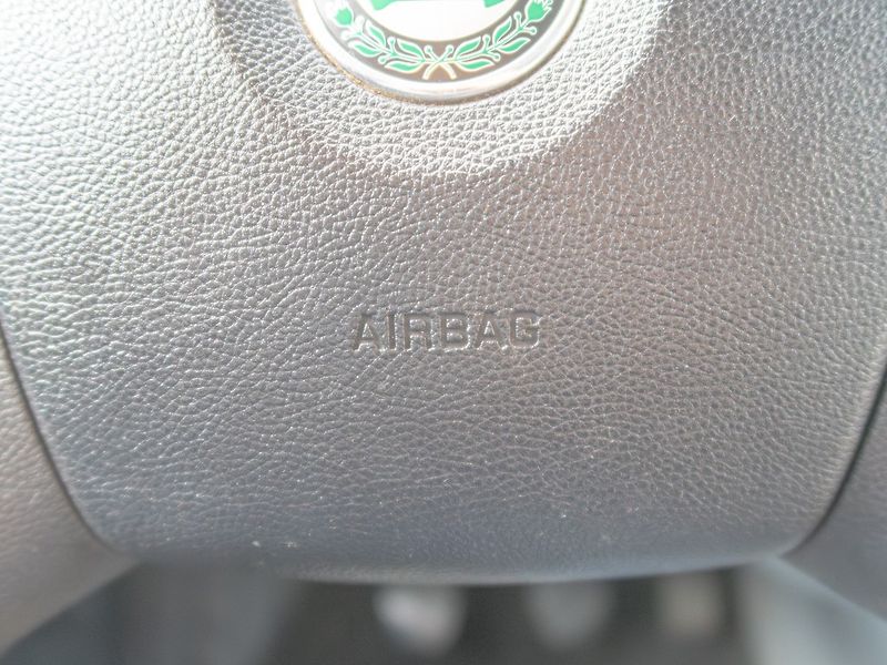 Škoda Fabia (2008) 1.4i 16V 63KW – ESP - fotka 24 z 37