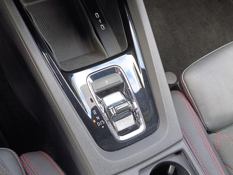 Škoda Octavia RS 2.0TSI 180kW ČR DPH - fotka 29 z 36