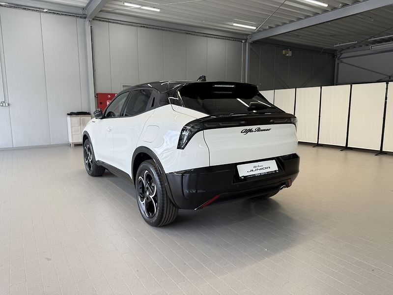 Alfa Romeo Junior (2025) Ibrida Q4 Speciale 1.2 Turbo H - fotka 3 z 22