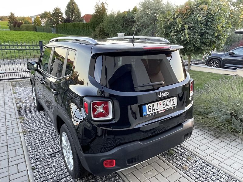 Jeep Renegade (2017) 1.4 4x4 Top stav, aut.nehavar. - fotka 4 z 12
