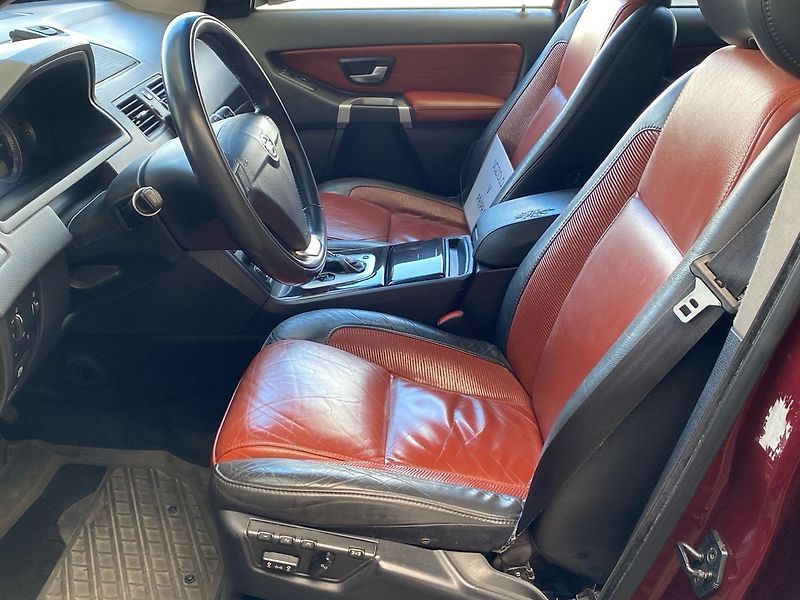 Volvo XC90 D5 AWD SUMMUM - fotka 5 z 26