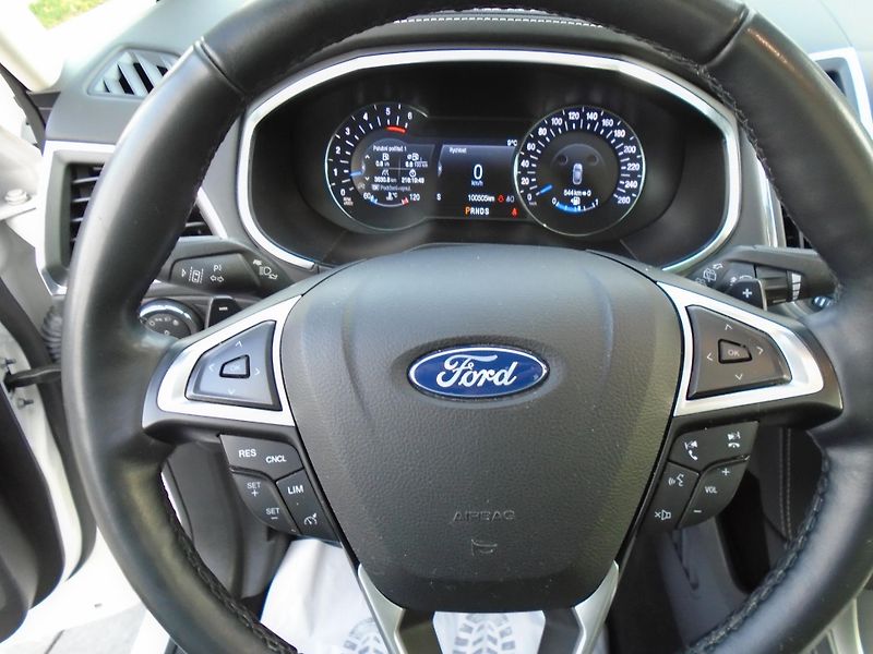 Ford S-MAX 2,0EcoBlue 140kW Vignale 8AT 7 - fotka 18 z 46