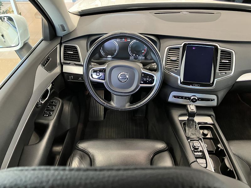 Volvo XC90 D5 AWD Momentum AT8, ČR - fotka 17 z 50