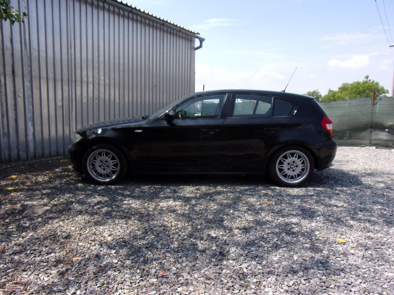 BMW Řada 1 (2005) 116i 85kW 2xALU KOLA DIGIKLIMA - fotka 8 z 19
