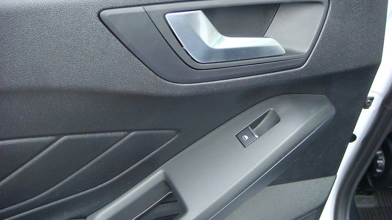 Ford Focus (2018) Trend Edition Plus 1.0EcoBoost - fotka 12 z 30