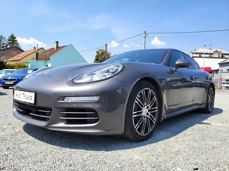 Porsche Panamera Diesel 3.0 V6 221kW - fotka 28 z 45