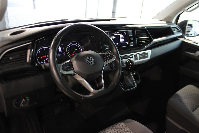 Volkswagen Multivan TDi Trendline DSG Tažné/Fullse - fotka 10 z 28