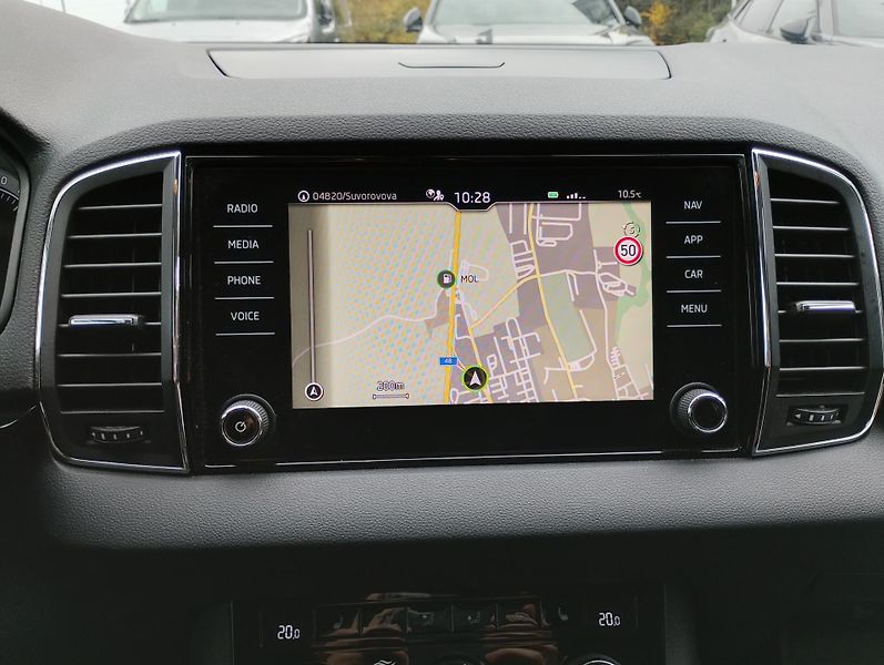 Škoda Karoq (2022) 1.5 TSI 150k DSG - fotka 17 z 26