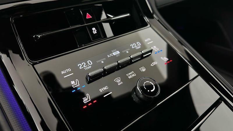 Porsche Panamera GTS / ZÁRUKA / TOP VÝBAVA  - fotka 39 z 64
