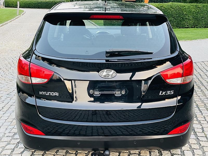 Hyundai ix35 2.0i AUTOMAT VYHŘEV TAŽNÉ - fotka 15 z 43