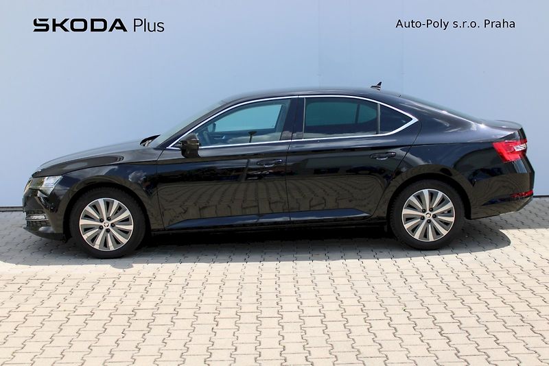 Škoda Superb (2023) 2.0 TDI 110 kW Style - fotka 8 z 25