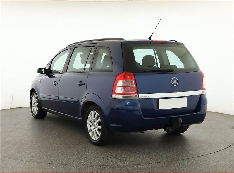 Opel Zafira (2008) 1.8, 7 míst, po STK, Tažné - fotka 4 z 18
