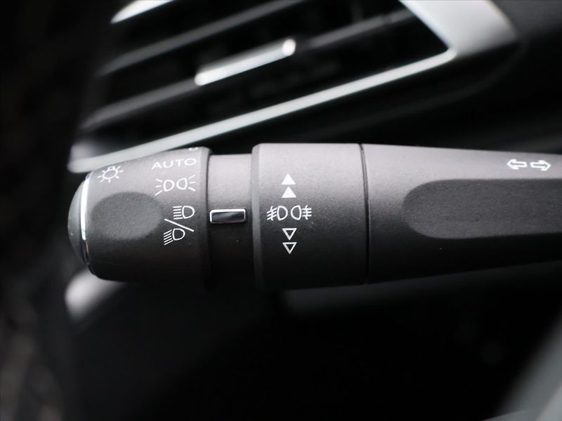 Peugeot 3008 1,5 HDi 96kW Allure CZ - fotka 16 z 31