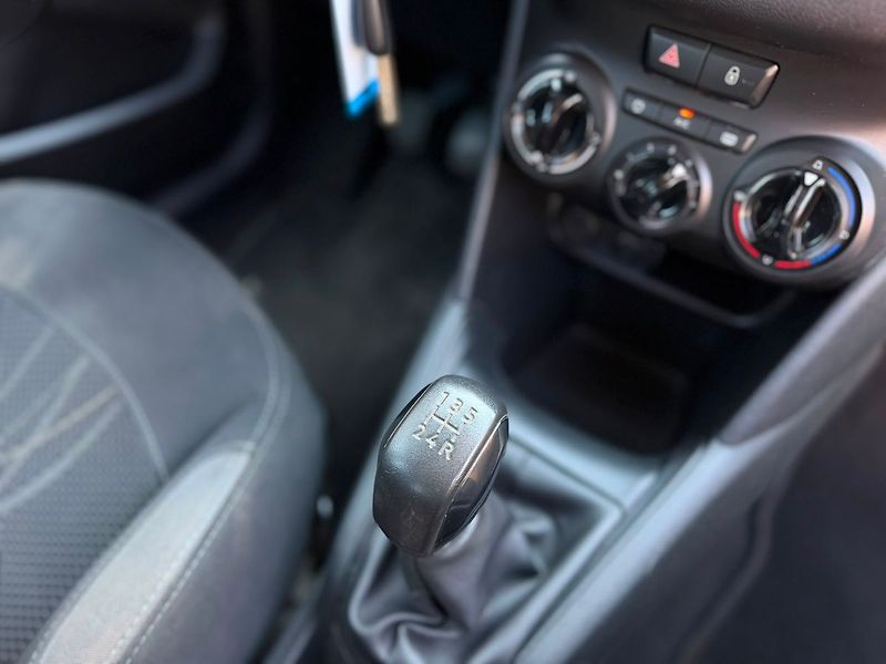 Peugeot 208 ACTIVE 1.4HDi 75 MAN5 - fotka 22 z 27
