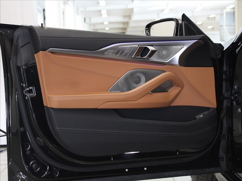 BMW Řada 8 M850I B&O Laser 1.maj.ČR   4,4 - fotka 22 z 41