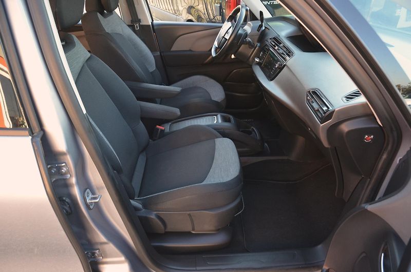 Citroën Grand C4 SpaceTourer (2020) 1.5 HDi 96kW AUTOMAT / 7 MÍST - fotka 9 z 37