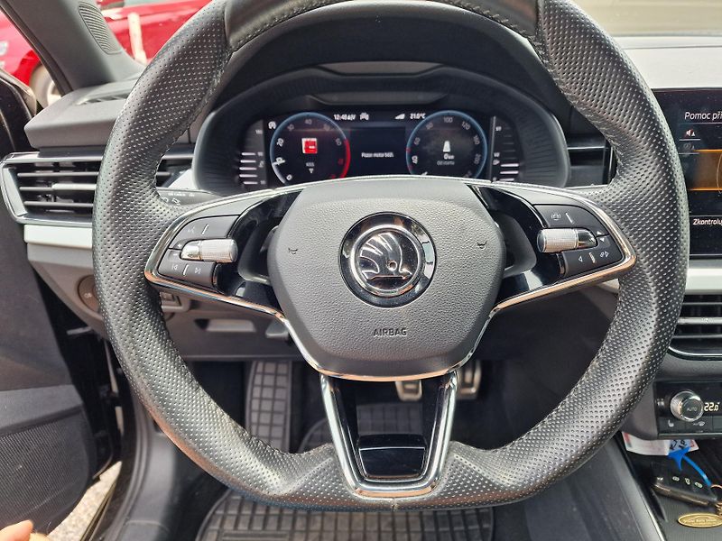 Škoda Kamiq 1,0TSI 81KW SPORTLINE VIRTUAL - fotka 17 z 24