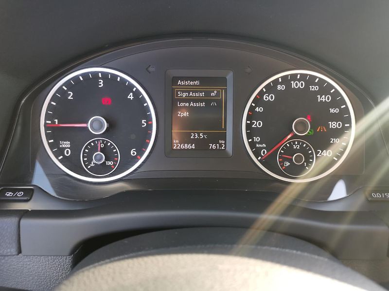 Volkswagen Tiguan (2015) 2,0TDI 130kW DSG ICUP 4x4 1MAJ - fotka 52 z 91
