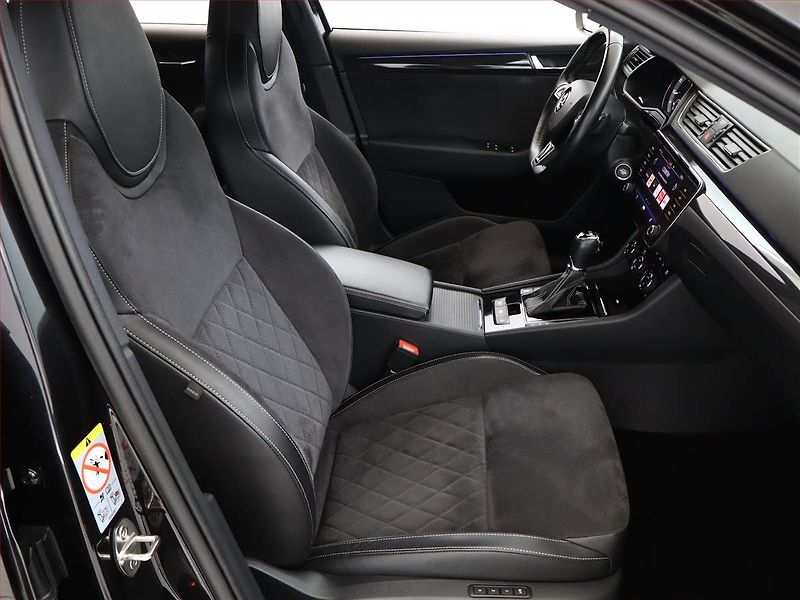 Škoda Superb (2018) Sportline 2.0 TSI - fotka 7 z 22