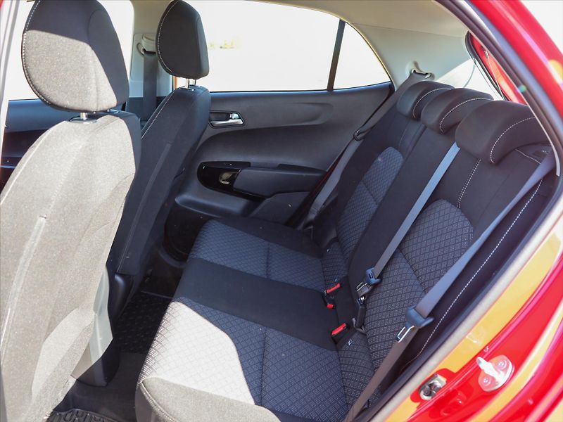 Kia Picanto 1,0 DPi 46kW Comfort CZ 1.Maj - fotka 16 z 37