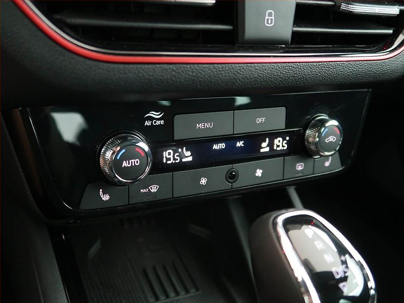 Škoda Kamiq (2024) 1.0 TSI - fotka 17 z 23