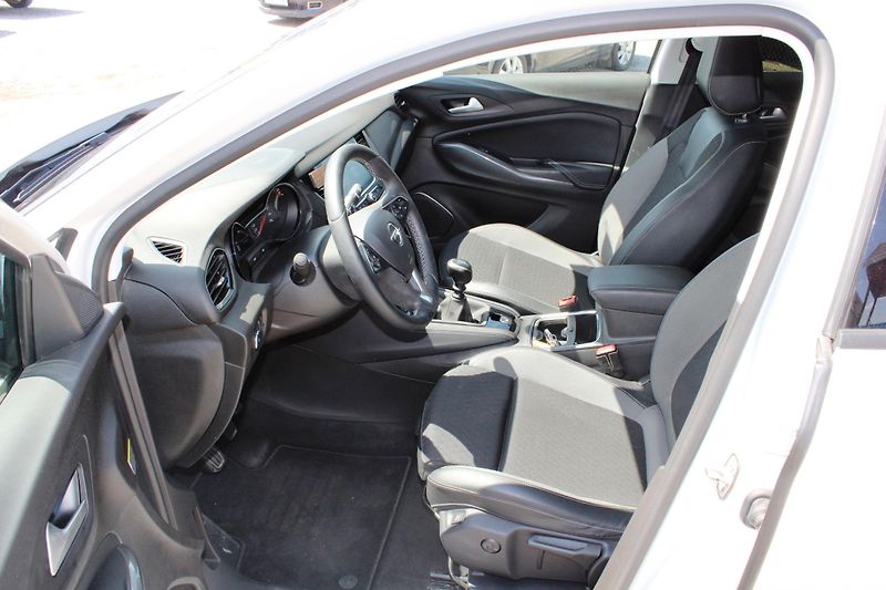 Opel Grandland X (2019) 1,5CDTI KLIMA NAVI EL.OKNA ALU - fotka 9 z 16