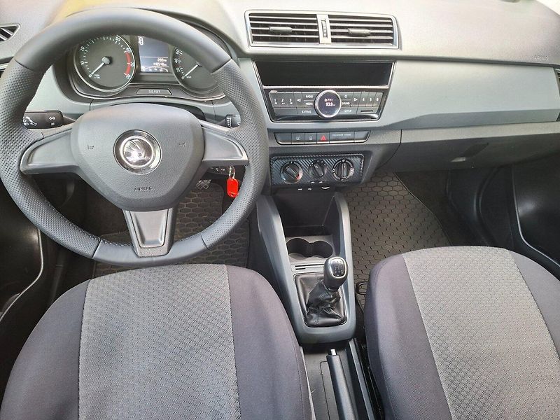Škoda Fabia (2015) 1.0MPi 44kW - fotka 13 z 26