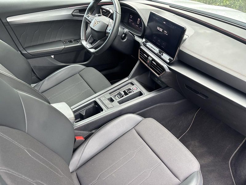 Cupra Formentor (2024) 2.0 TSI 4Drive DSG - fotka 8 z 31