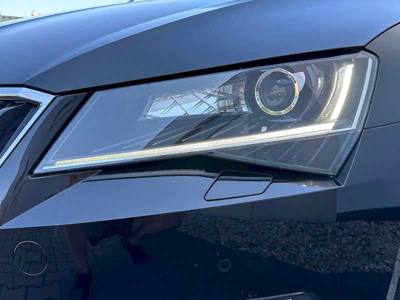 Škoda Superb (2018) Combi 2.0 TDI Style - fotka 12 z 33