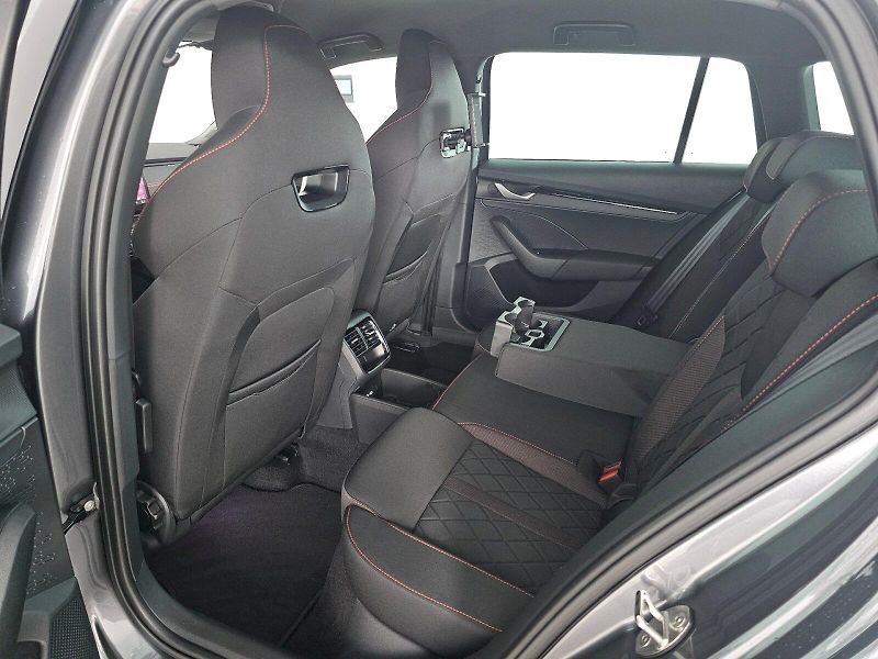 Škoda Octavia (2025) 2.0TSI 195kW DSG RS Combi - fotka 7 z 34