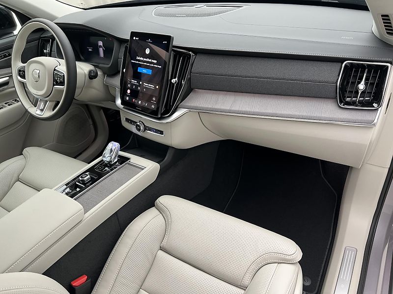 Volvo XC90 (2026) B5 AWD DARK PLUS AUT - fotka 20 z 47