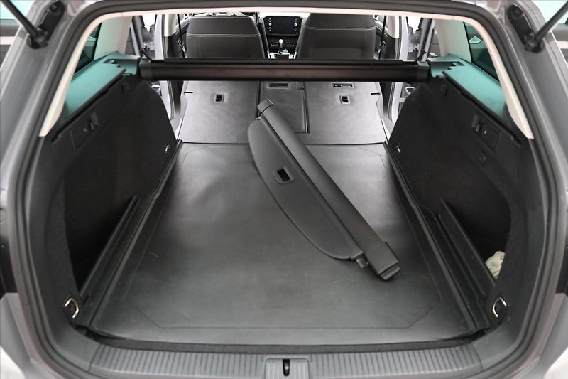 Volkswagen Passat 2,0 TDI 110kW DSG Business Zár - fotka 11 z 31