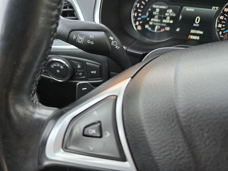 Ford S-MAX TITANIUM 2.0 132kW LED + NAVI - fotka 36 z 42