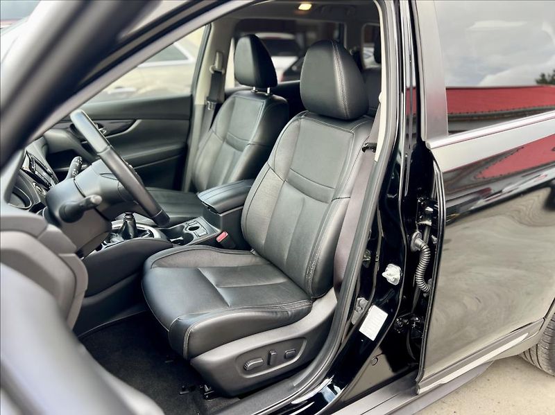 Nissan X-Trail 1,7 dCi N-TEC / panorama kůže - fotka 10 z 48