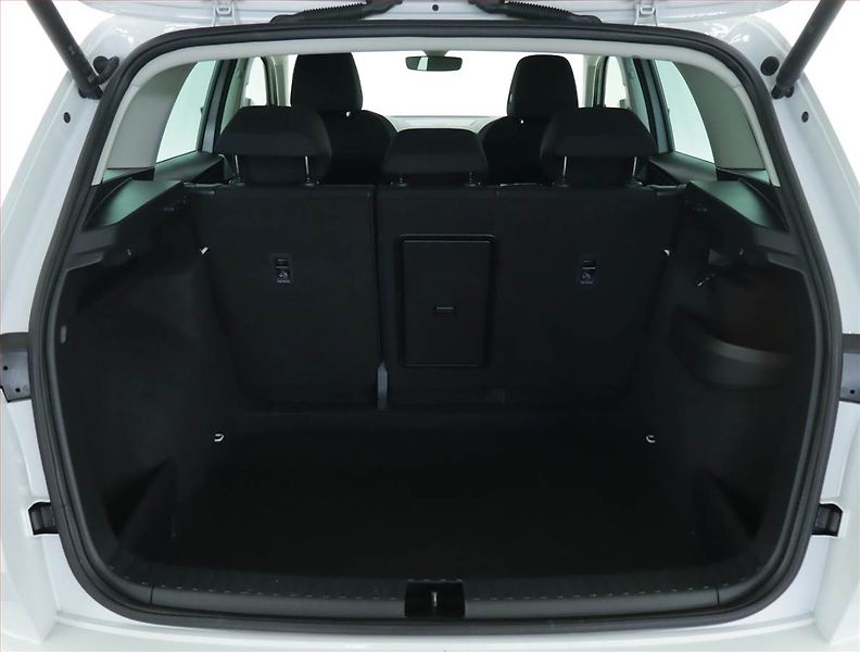 Škoda Karoq (2023) Ambition 2.0 TDI - fotka 14 z 17